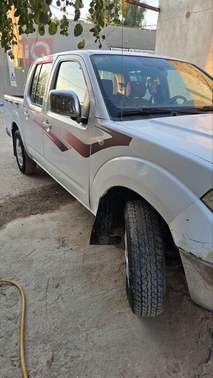 نيسان نافارا